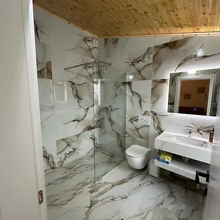 Appartement Qyteza & *