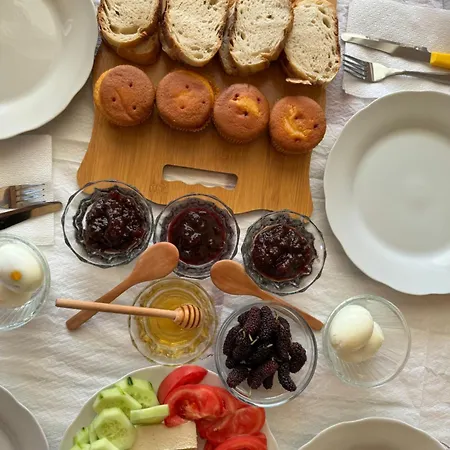 Apartman Qyteza & *